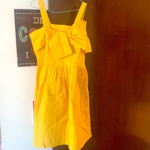 Dresses & Skirts - Yellow summer dress with tie detail bow in front